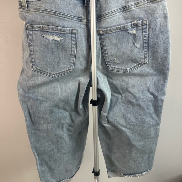 Maurices Denim 21” straight distressed cropped Original fit Mid Rise size 12 - Picture 3 of 10